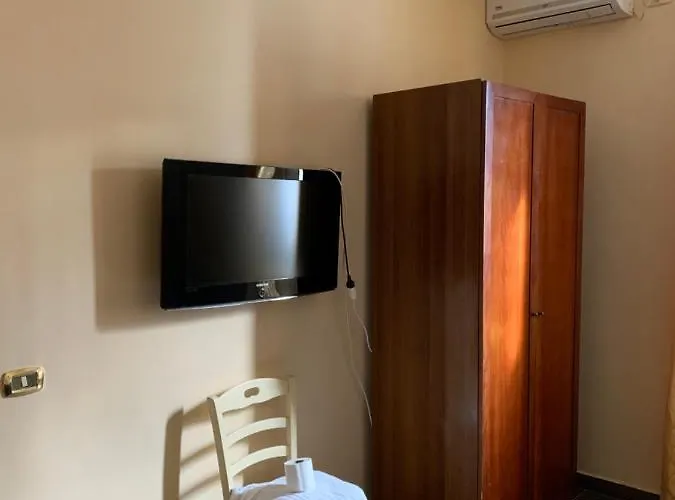 Room Elia