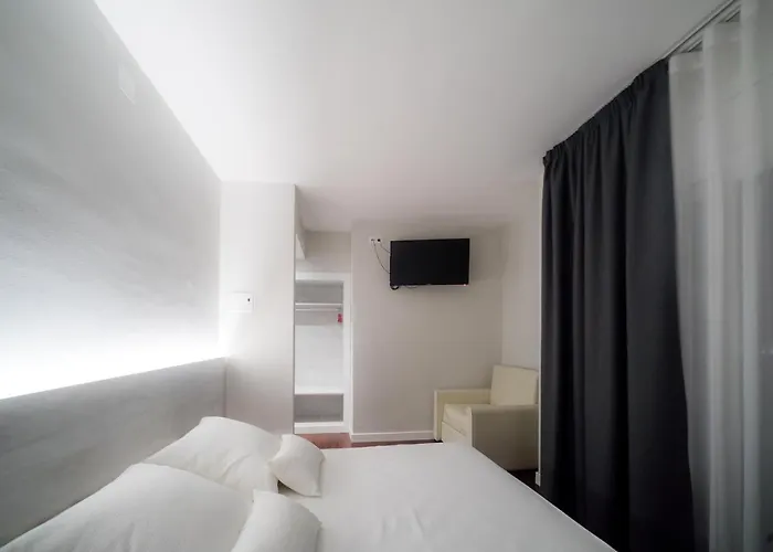 El Pi De Sant Just - Habitacions - Only Bed