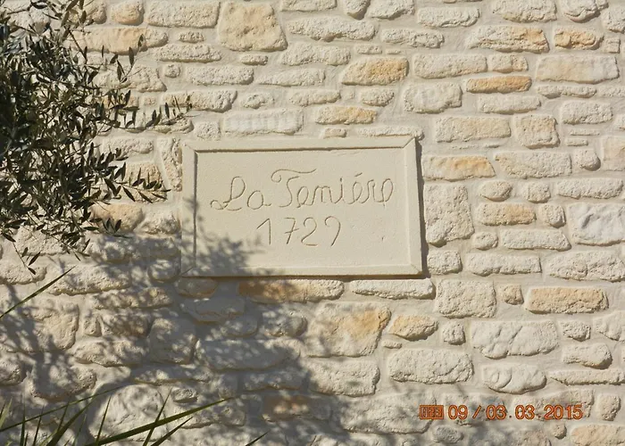 Le Mas De La Feniere Arles