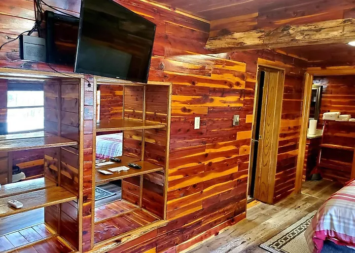 Log Cabin Inn Eureka Springs