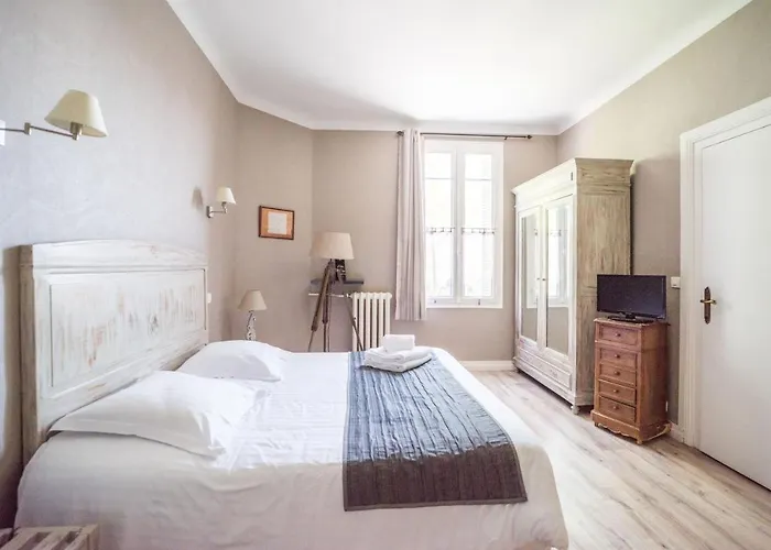 Hotel Souvenirs De Familles Saintes